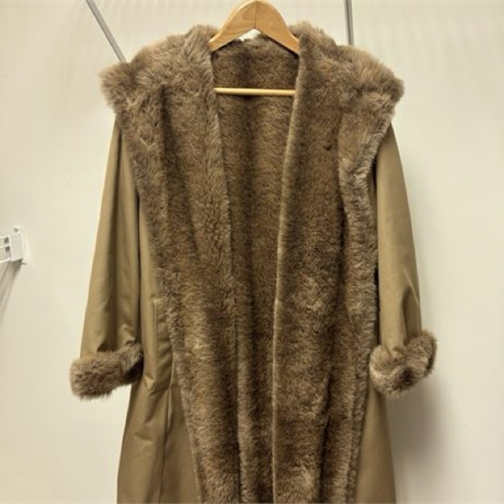 Vintage 1970s Forecaster of Boston Luxury Faux Fur Winter Trench Coat. Sz 9/10.